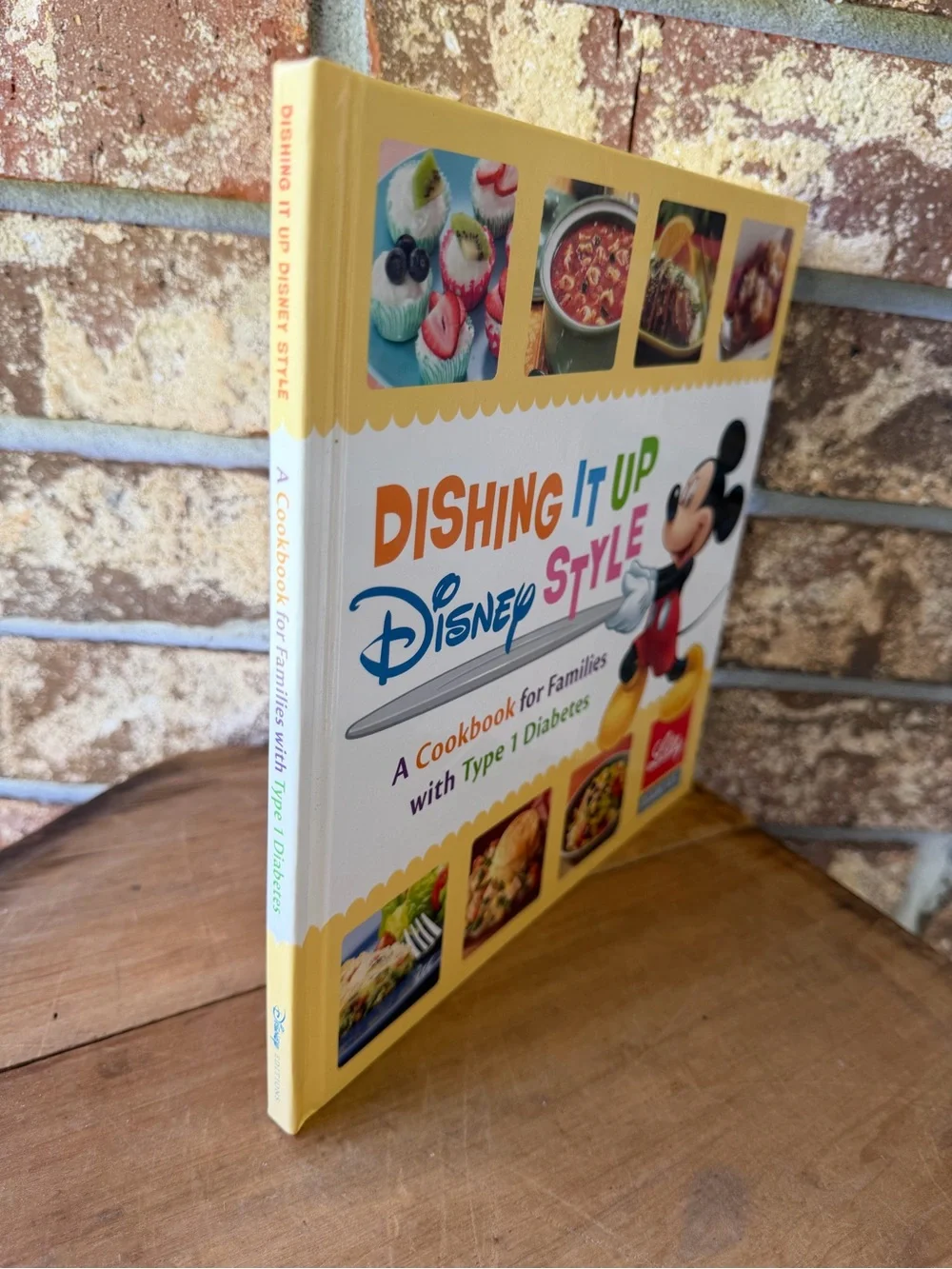 Dishing It Up Disney Style Recipes Type 1 Diabetes 2011 Hardcover Excellent!